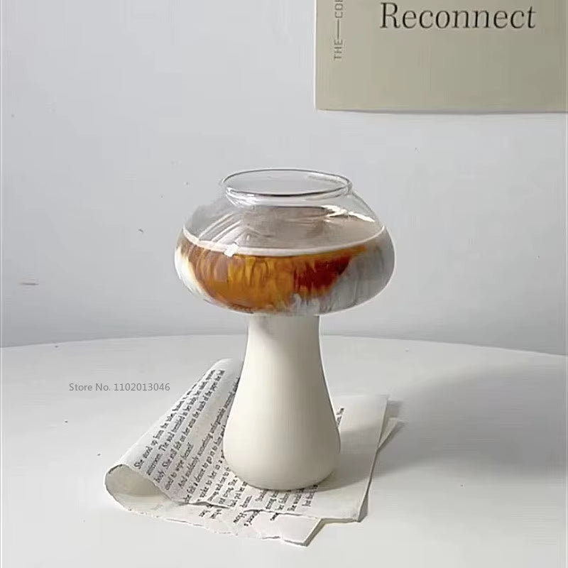 250Ml Creative Mushroom Shape Coffee Glasses Clear Drinks Cups Wine Glasses for Party Novelty Drinking Glassware KTV Bar Club