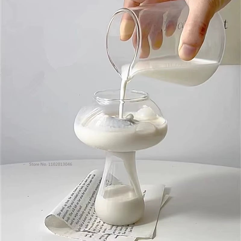 250Ml Creative Mushroom Shape Coffee Glasses Clear Drinks Cups Wine Glasses for Party Novelty Drinking Glassware KTV Bar Club